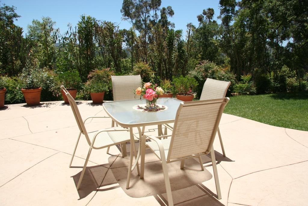 Bed & Breakfast Retreat & 3*