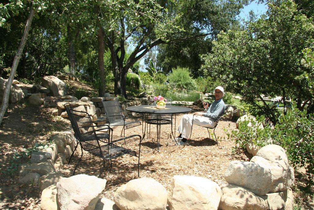 Bed & Breakfast Retreat &