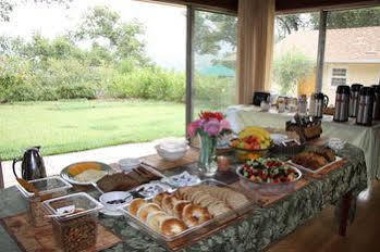 Bed & Breakfast Retreat & 3*