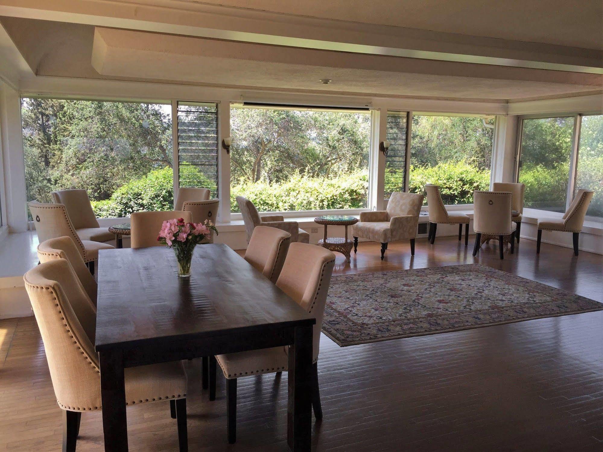 Retreat & Bed & Breakfast