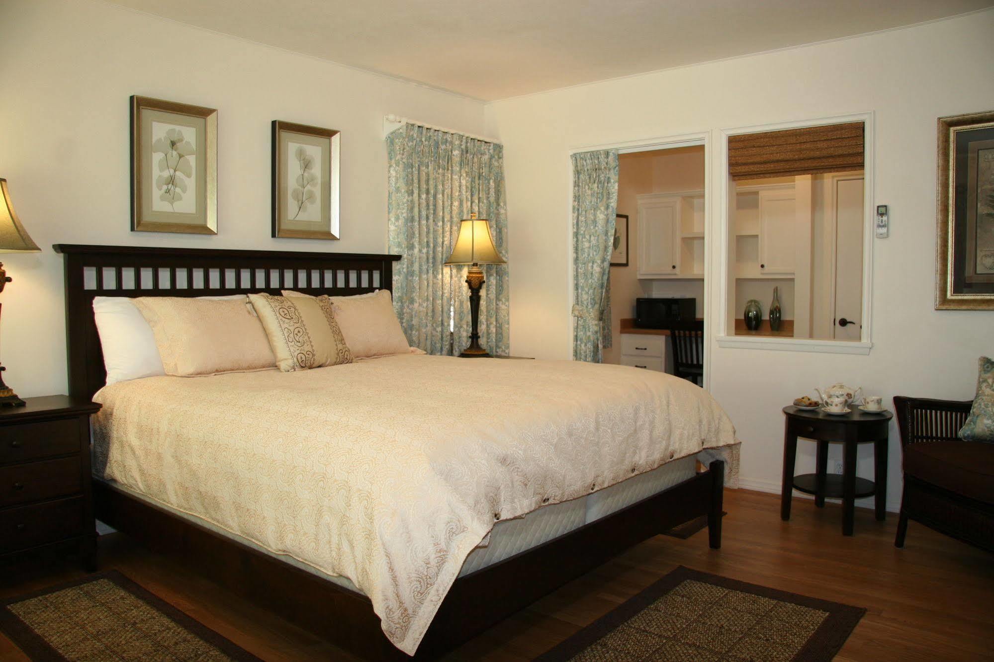 Bed & Breakfast Retreat & Ojai