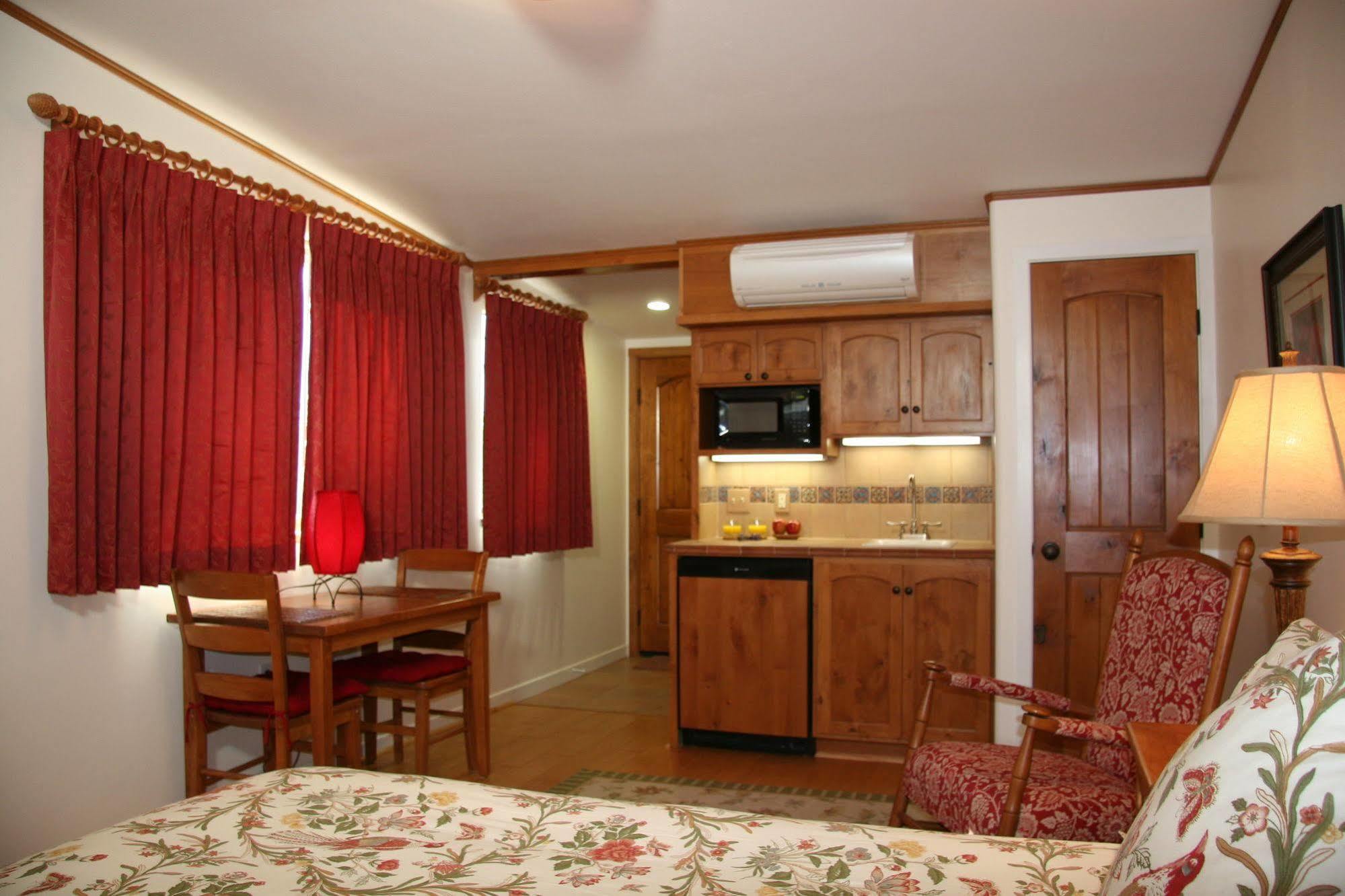 Bed & Breakfast Retreat & Ojai
