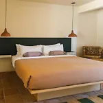 Hummingbird Inn