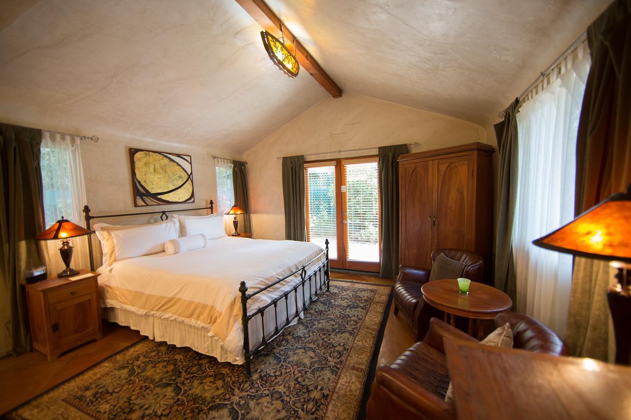 The Emerald Iguana Inn Ojai